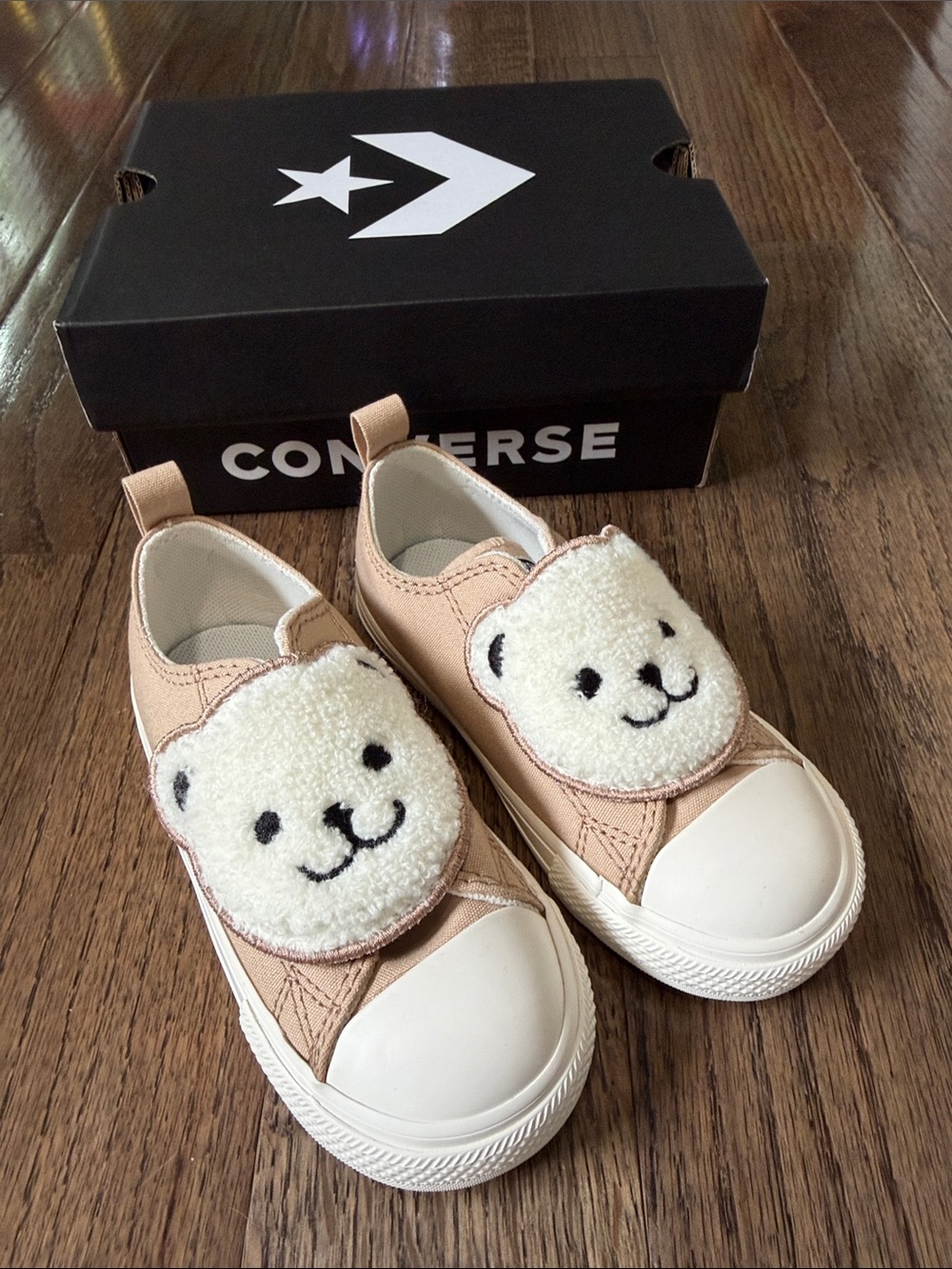 Converse Kids' Beige Bear Sneakers - Chick Taylor NWT size 8